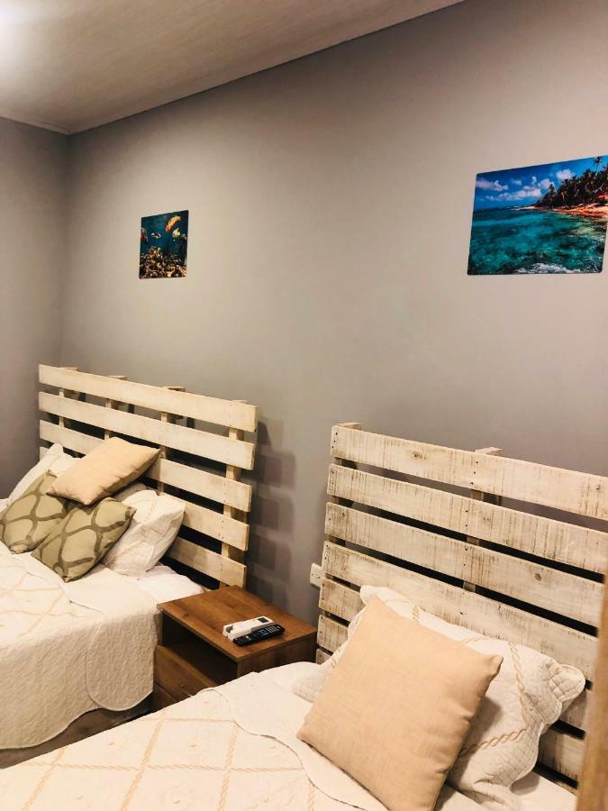 Posada Calvin HouseSan Andrés エクステリア 写真